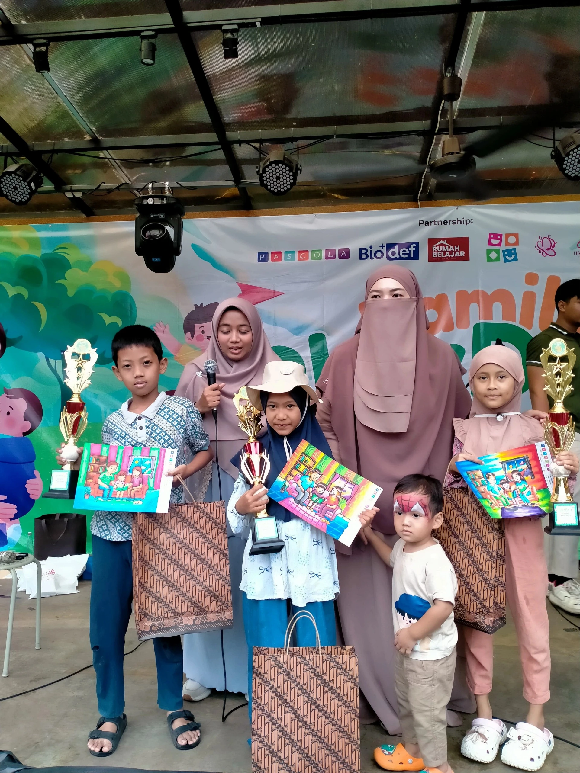 Lomba Mewarnai Anak Akhir Tahun